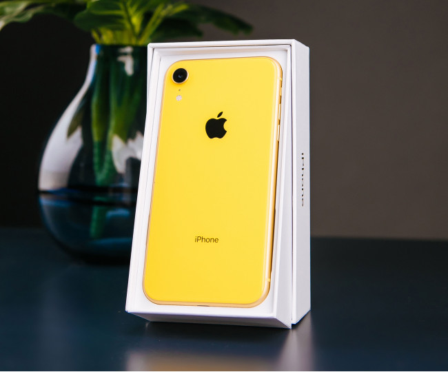 iPhone XR 64GB Yellow (MRY72) б/у